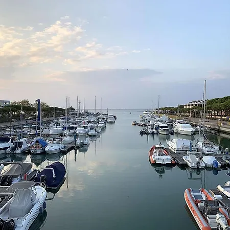 Lignano With Parking Apartmán *